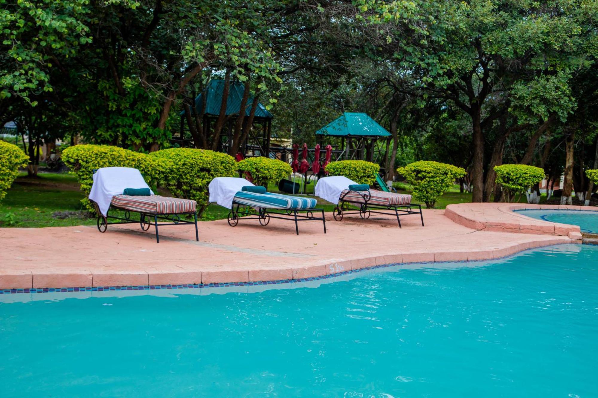 M'Kango Golfview Hotel Lusaka Exterior photo