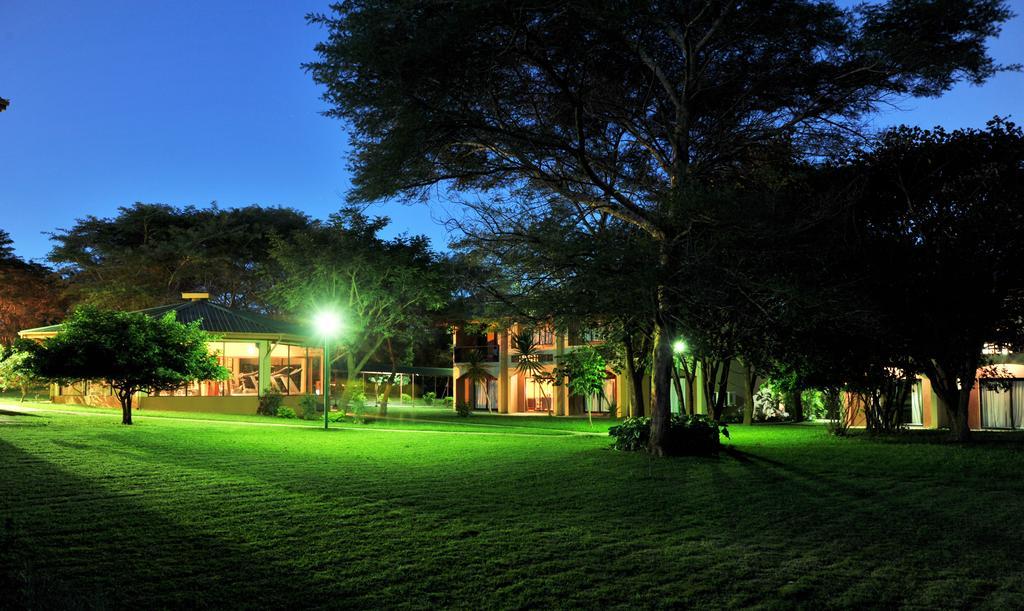 M'Kango Golfview Hotel Lusaka Exterior photo
