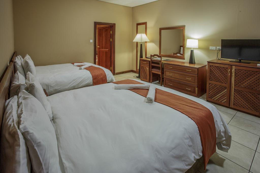 M'Kango Golfview Hotel Lusaka Room photo