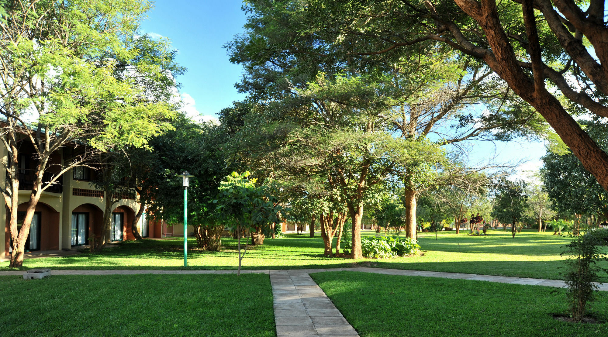 M'Kango Golfview Hotel Lusaka Exterior photo